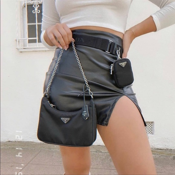 Authentic Prada Re-Edition 2005 Re-Nylon Bag - Picture 4 of 11